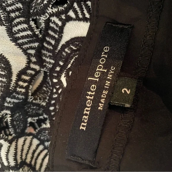 Nanette Lepore Black and White Floral Lace-Effect Short Sleeve Top - Picture 4 of 6